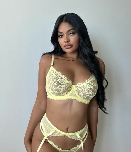 曲線美のランジェリーOnlyFans HD ギャラリー