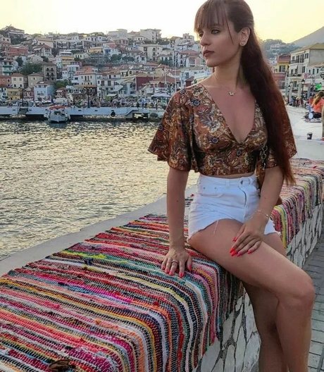 Angela Doxa 裸のスター 写真