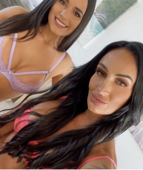 ゲイランジェリーOnlyFans ホット 画像