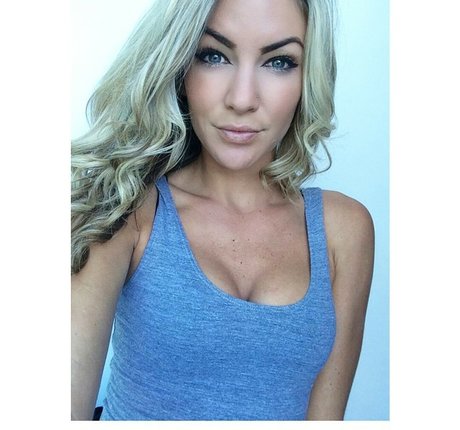 小さなオンリーファンズ ホットセックス 写真