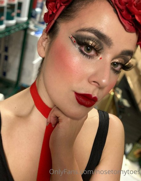 黒檀の小人オンリーファンズ アートヌード ギャラリー