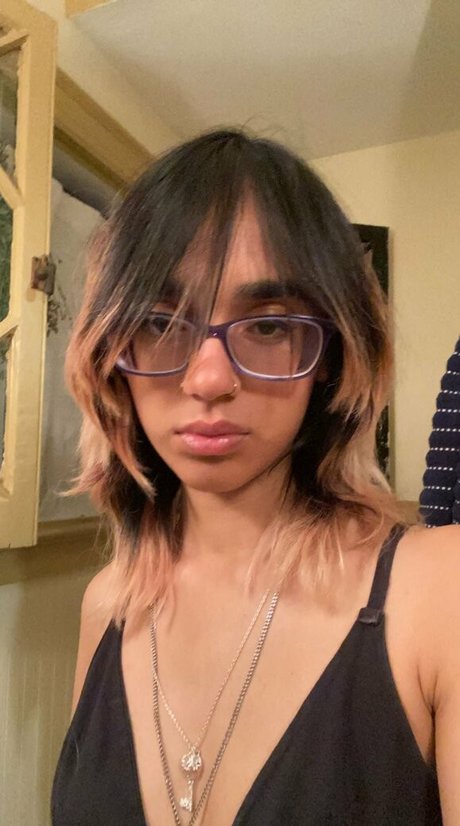 お金 オンリーファンズ 無料裸 画像