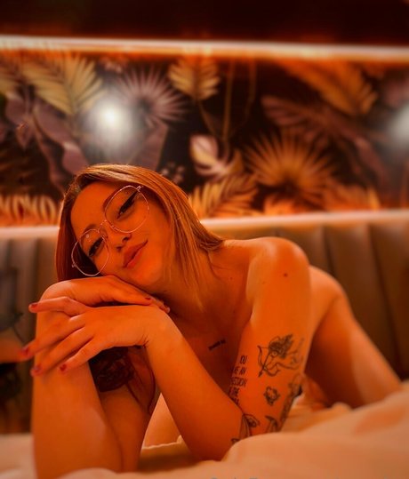 Yuna Kitty 美しいポルノスター 画像