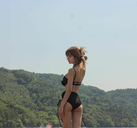 Min Hanna_ ヌードのポルノスター 写真