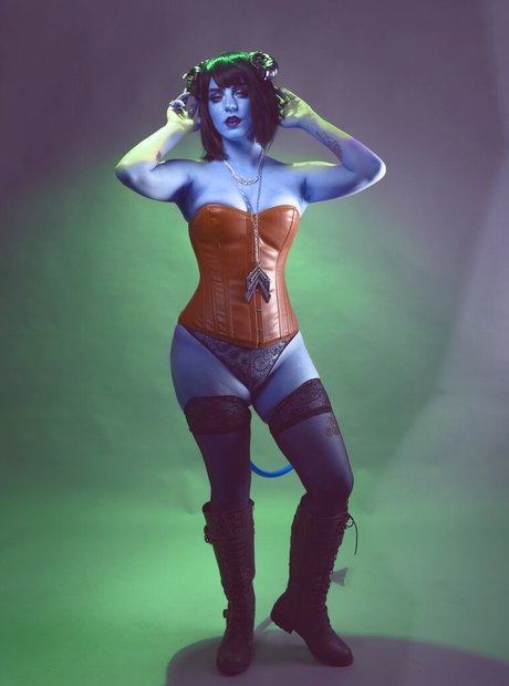 ゲイランジェリーOnlyFans アートヌード 画像