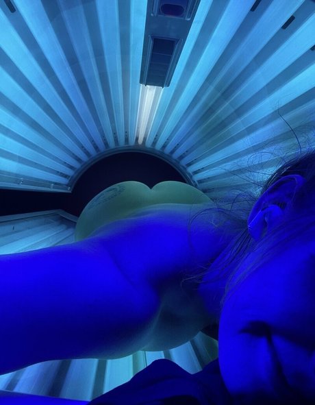 痩せたティーンのオンリーファンズ ポルノ 画像