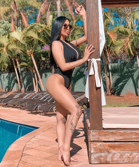 thalitafox 裸の女優 写真