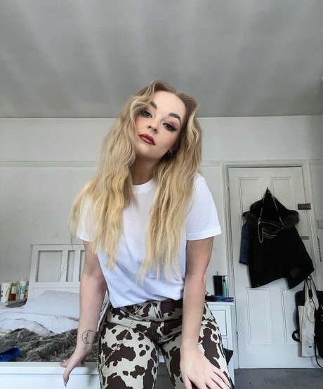 emfandango アダルトスター 写真