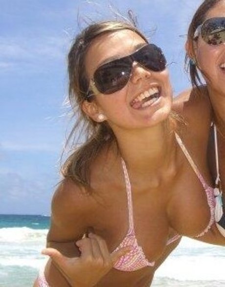 アジアン・エボニー・オンリーファンズ セックス 写真