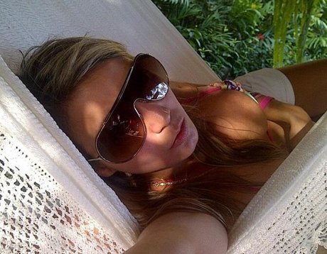 Monica Campagnuolo スター ヌード 画像