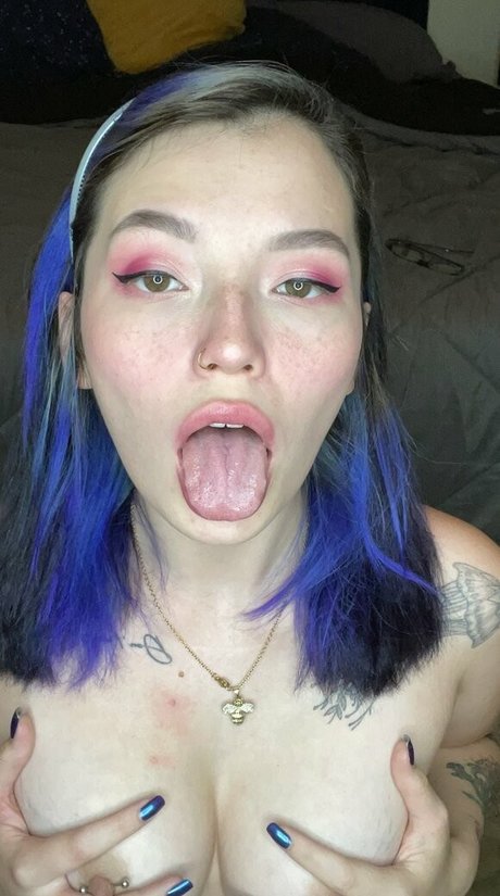 アナル舐めオンリーファンズ アダルト 写真