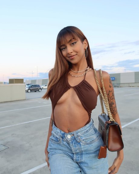 Chrissymenzies ポルノスター 写真