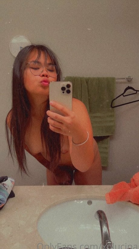 xolucina ポルノスター アート 画像