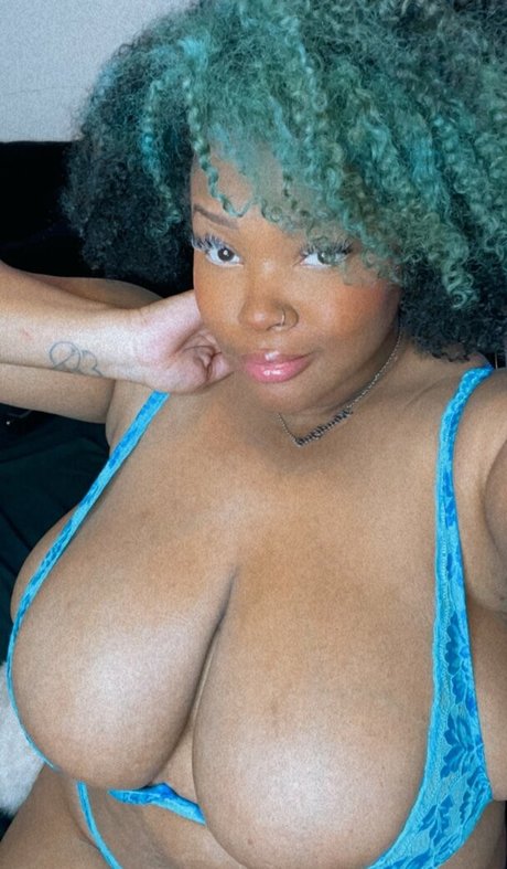 MsMoodyBB エロティック女優 写真