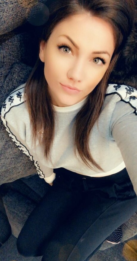 巨乳のオンリーファンズ ポルノ 画像