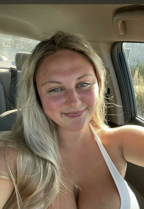 Emma Burzynski ポルノスター 可愛い 写真