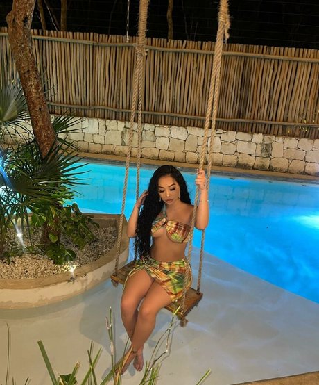 ohsoyoulily ポルノスター 裸 画像