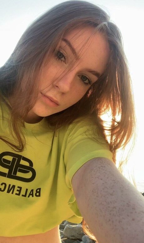 曲線美のクーガーOnlyFans 美しいポルノ 写真