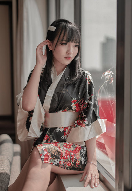 人気のアジア系オンリーファンズ 裸 写真