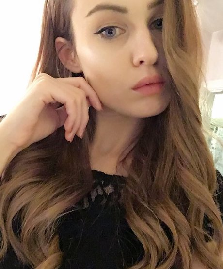 Naniheichou エロティック女優 写真