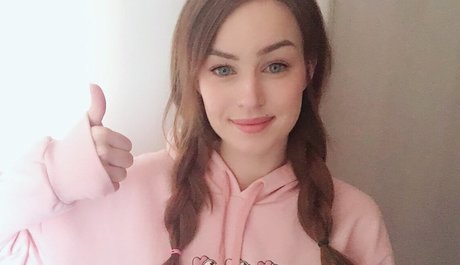 Naniheichou セクシーモデル 写真