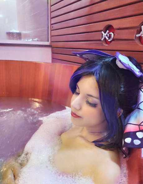 巨乳で曲線美のOnlyFans 無料 写真