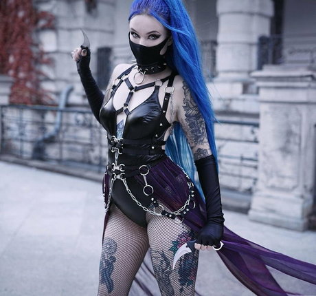 アジア人のティーンの足 オンリーファンズ エロチック 写真