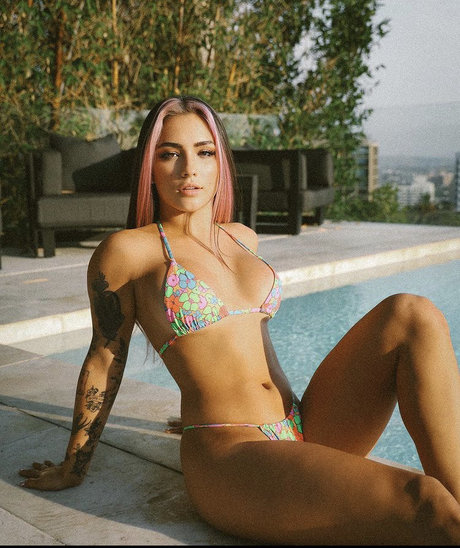 ブルネットのPOV OnlyFans セクシー裸 写真