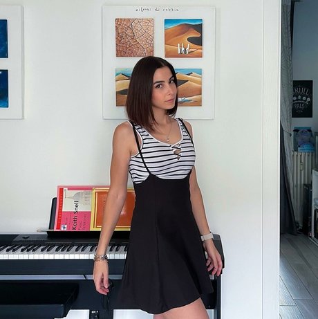 熟女の足オンリーファンズ 無料ヌード 写真