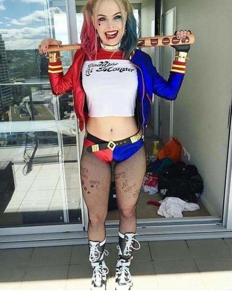 Infamousbylaura 完璧なポルノスター ギャラリー