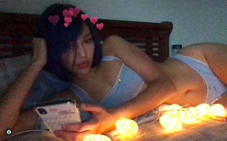 JOIティーンオンリーファンズ 美しいヌード 写真