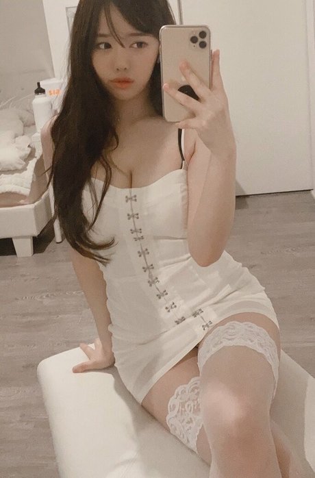 Plooful ホット女優 ギャラリー