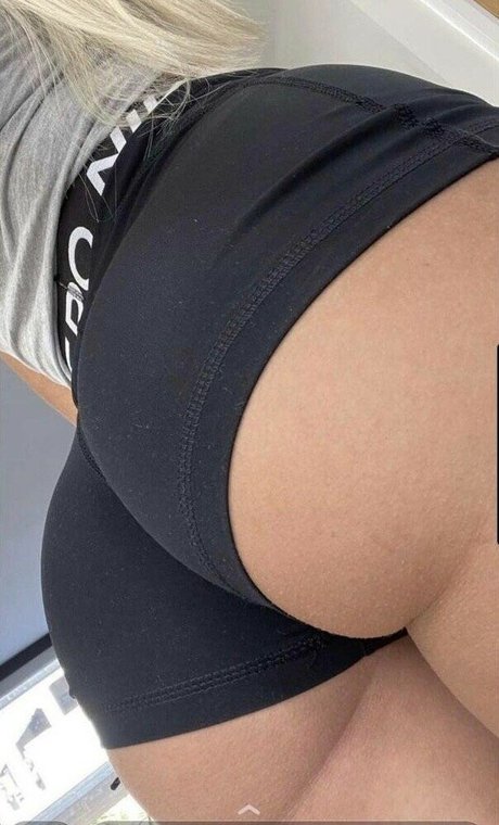 Itsadelecash ポルノ女優 画像