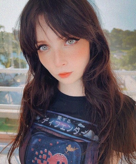 Isis Vasconcelllos ヌードモデル 画像