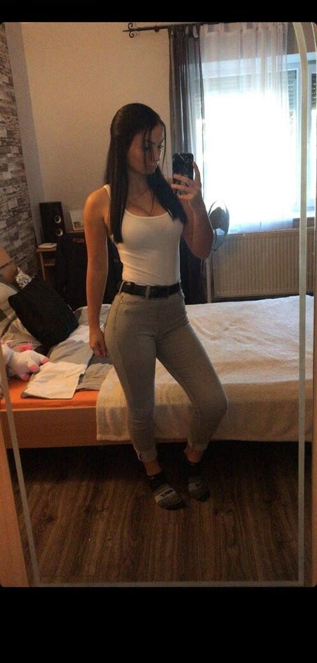 Kalicz Laura トップスター 画像