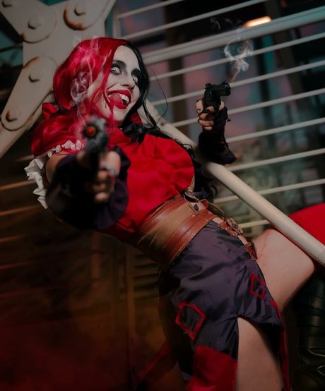 Arianna Petricca ポルノモデル アーカイブ