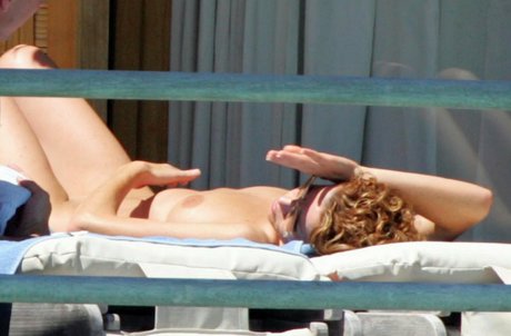 Natasha Kaplinsky ポルノスター 可愛い 画像