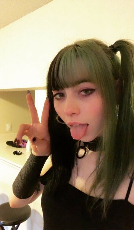 quinnie666 ポルノスター 裸 写真