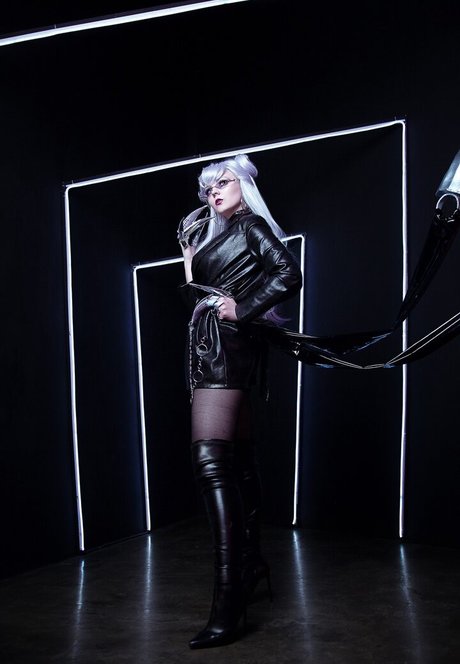 Bizarre Deer ポルノモデル 画像