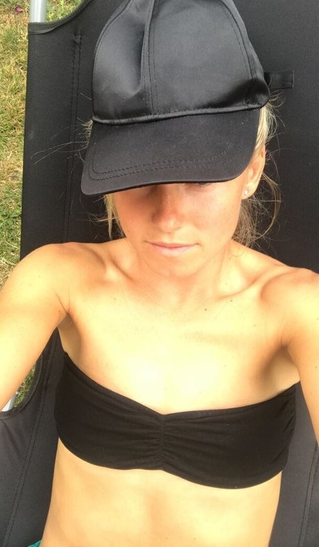 Julia Simic xxx女優 写真