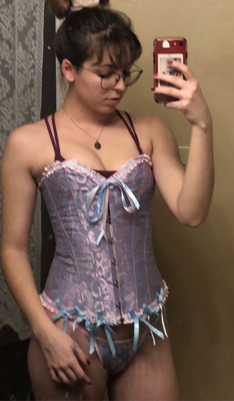 Kayleigh Adams ポルノスター 独占 ギャラリー