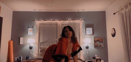 Kayleigh Adams モデル 画像