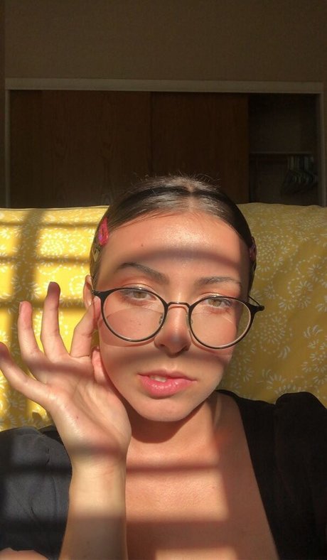 Kayleigh Adams ホットなモデル 写真