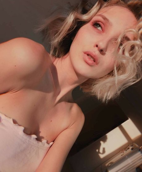 クリスマスヌードOnlyFans 無料エロ 画像