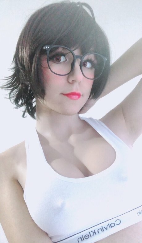 Julis Scarlet ポルノ女優 画像