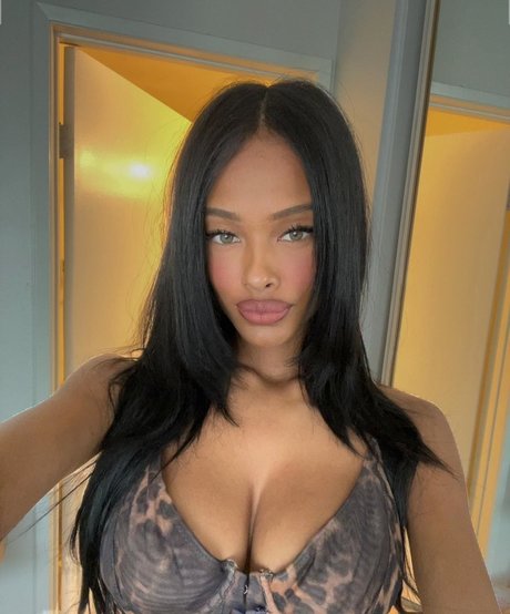 Vinetria 完璧な女優 写真