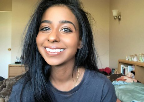 Zahra Rai トップモデル 写真