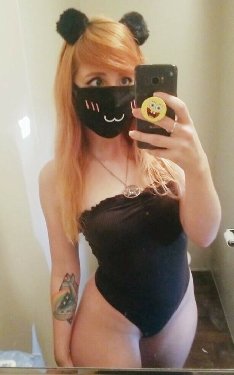 巨乳の熟女オンリーファンズ セクシーヌード ギャラリー