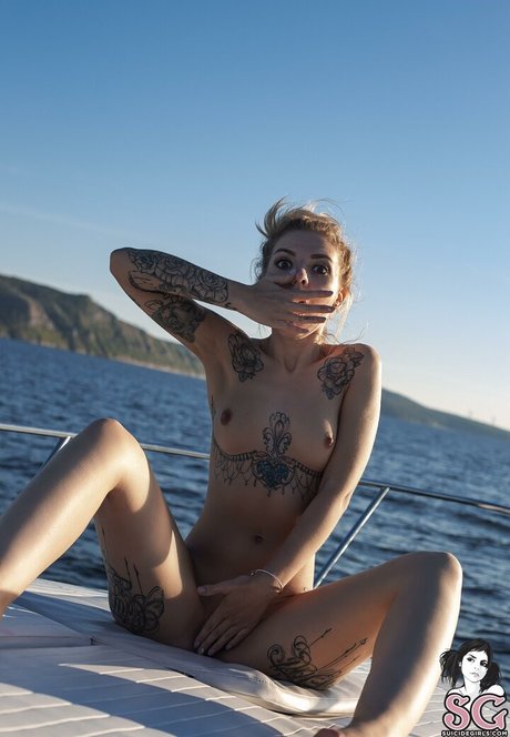 Elisarose ヌードモデル ギャラリー