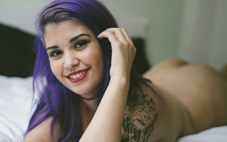 Lorry Suicide HDポルノスター 写真